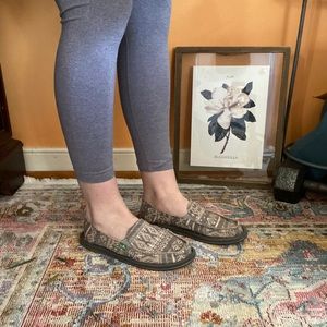 Sanuk Donna Slipon - Tribal/Aztec Print
